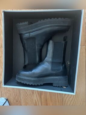 Alias Mae Black Chunky Chelsea Booties